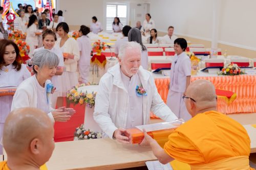 ภาพ No.175012:พิธีทอดกฐิน วัดพระธรรมกายซิลิคอนวัลเลย์ มลรัฐแคลิฟอร์เนีย ประเทศสหรัฐอเมริกา บูชาธรรม 80 ปี หลวงพ่อธัมมชโย โดยคณะศิษยานุศิษย์วัดพระธรรมกาย วันที่ 27 ตุลาคม พ.ศ. 2567