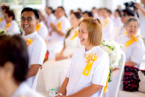 ภาพ No.239393:วันอาทิตย์ที่ 17 สิงหาคม พ.ศ. 2568 พิธีกดปุ่มอัญเชิญรูปเหมือน พระมงคลเทพมุนี (สด จันทสโร)  ณ มหาวิหารแก้วพระมงคลเทพมุนี  ศูนย์ปฏิบัติธรรมแก้วเมืองเลย