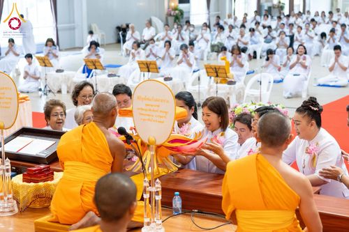 ภาพ No.174283:พิธีทอดกฐินกตัญญูบูชาธรรม ณ พระมหาเจดียทัตตชีโว ศูนย์อบรมเยาวชนกาญจนบุรี ในโครงการกฐินสามัคคีทั่วไทย 30,000 วัด บูชาธรรม 80 ปี หลวงพ่อธัมมชโย โดยคณะศิษยานุศิษย์วัดพระธรรมกาย วันที่ 9 พฤศจิกายน พ.ศ. 2567