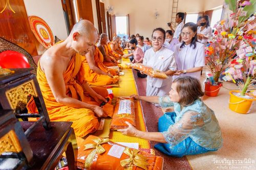 ภาพ No.166246:พิธีทอดกฐิน ณ วัดเจริญธรรมนิมิตร จ.ราชบุรี ในโครงการกฐินสามัคคีทั่วไทย 30,000 วัด บูชาธรรม 80 ปี หลวงพ่อธัมมชโย โดยคณะศิษยานุศิษย์วัดพระธรรมกาย วันที่ 20 ตุลาคม พ.ศ. 2567