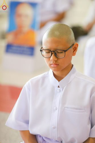 ภาพ No.133907:พิธีขอขมามอบผ้าไตร โครงการบรรพชาสามเณร ศูนย์อบรมวัดพระธรรมกาย ณ วัดพระธรรมกาย วันเสาร์ที่ 6 เมษายน พ.ศ. 2567