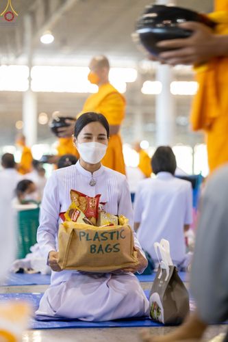 ภาพ No.75556:วัดพระธรรมกายจัด งานบุญวันอาทิตย์ต้นเดือน  มีกิจกรรมดังนี้ พิธีตักบาตร, พิธีบูชาข้าวพระ พระธรรมยาตรารับประกาศนียบัตร โครงการธรรมยาตราฯ ปีที่ 11 ในวันที่ 5 กุมภาพันธ์ พ.ศ. 2566 ณ วัดพระธรรมกาย อ.คลองหลวง จ.ปทุมธานี