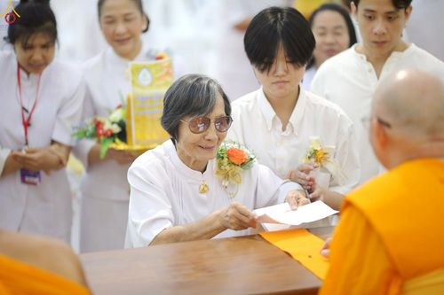 ภาพ No.258611:วันที่ 19 ตุลาคม พ.ศ. 2568 พิธีทอดกฐินสามัคคีทั่วไทย 30,000 วัด โดยคณะศิษยานุศิษย์ บูชาธรรม 81 ปี หลวงพ่อธัมมชโย ณ ศูนย์ปฎิบัติธรรมน้ำใสใจสว่าง  เขตบางกอกน้อย กรุงเทพมหานคร