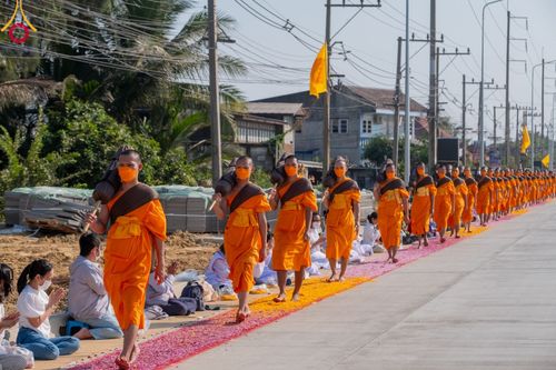 ภาพ No.107861:พิธีต้อนรับพระธรรมยาตรา ในโครงการธรรมยาตรากตัญญูบูชา มหาปูชนียาจารย์ พระมงคลเทพมุนี(สด จนฺทสโร) พระผู้ปราบมาร อนุสรณ์สถาน 7 แห่ง ปีที่ 12 วันที่ 7 มกราคม พ.ศ. 2567 ณ อนุสรณ์สถานคลองบางนางแท่น  อ.สามพราน จ.นครปฐม