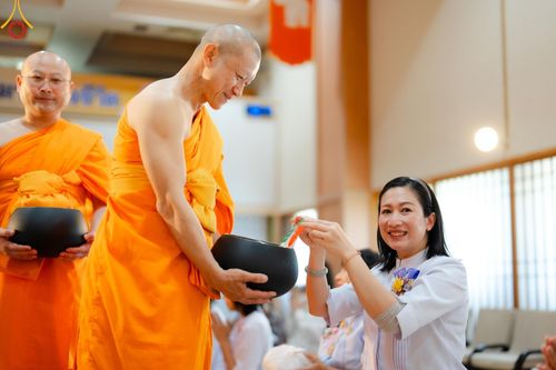 ภาพ No.140560:พิธีทอดผ้าป่าฉลองชัย 20 ปี วัดพระธรรมกายคานากาว่า วันเสาร์ที่ 8 มิถุนายน พ.ศ. 2567