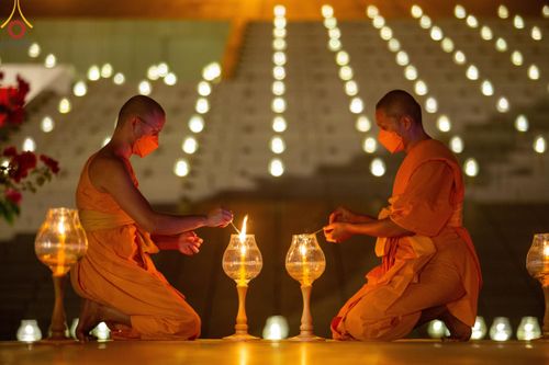 ภาพ No.122220:พิธีจุดประทีปถวายเป็นพุทธบูชา และบูชาธรรมมหาปูชนียาจารย์ พระมงคลเทพมุนี(สด จนฺทสโร) ในโครงการธรรมยาตรา กตัญญูบูชา มหาปูชนียาจารย์ พระมงคลเทพมุนี(สด จนฺทสโร) พระผู้ปราบมาร อนุสรณ์สถาน 7 แห่ง ปีที่ 12 วันที่ 31 มกราคม พ.ศ. 2567 ณ วัดพระธรรมกาย จ.ปทุมธานี (