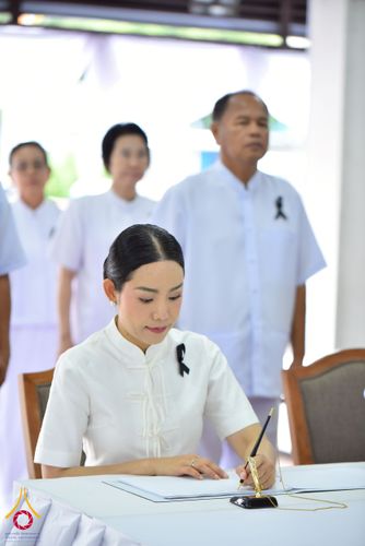 ภาพ No.267561:วันที่ 7 พฤศจิกายน พ.ศ. 2568 พสกนิกรอำเภอคลองหลวง รวมใจบำเพ็ญกุศลปัณรสมวาร (15 วัน) อุทิศถวายเป็นพระราชกุศลแด่ “สมเด็จพระพันปีหลวง” ณ วัดพระธรรมกาย