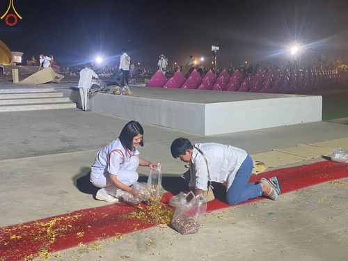 ภาพ No.119677:V.19 แกล้วกล้า การเตรียมงาน เก็บงาน การรับบุญของเจ้าหน้าที่หน่วยงานต่างๆ เพื่อโครงการธรรมยาตรา กตัญญูบูชามหาปูชนียาจารย์ พระมงคลเทพมุนี (สด จนฺทสโร) พระผู้ปราบมาร อนุสรณ์สถาน 7 แห่ง ปีที่ 12 ระหว่างวันที่ 2 - 31 มกราคม พ.ศ.2567