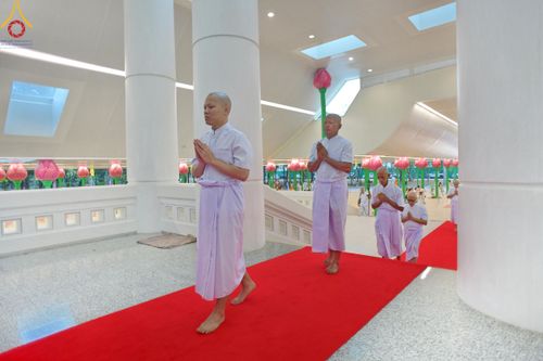 ภาพ No.199670:โครงการอุปสมบทหมู่บูชาธรรม 116 ปี คุณยายอาจารย์มหารัตนอุบาสิกาจันทร์ ขนนกยูง โครงการอุปสมบทหมู่ธรรมทายาท ระดับอุดมศึกษา รุ่นที่ 51 ภาคฤดูหนาว  ณ โบสถ์พระไตรปิฏก วัดพระธรรมกาย จ.ปทุมธานี  วันที่ 11 มกราคม พ.ศ. 2568 โดยมีพระครูปลัดรัตนวีรวัฒน์ เจ้าอาวาสวัด