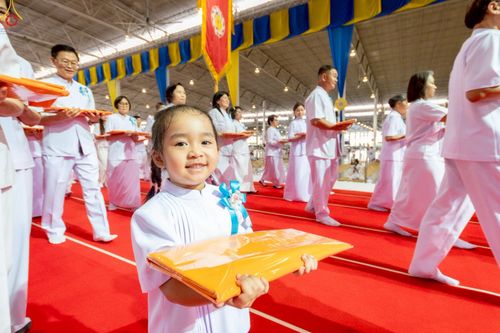 ภาพ No.277482:วันอาทิตย์ต้นเดือนที่ 7 ธันวาคม พ.ศ.2568 พิธีทอดผ้าป่าต้นสมบัติจักรพรรดิ ณ สภาธรรมกายสากล วัดพระธรรมกาย