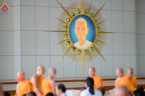 ภาพ No.100149:พิธีบุพเปตพลี  ครั้งที่ 143 วันที่ 27 พฤศจิกายน พ.ศ. 2566 วันพระ ขึ้น 15 ค่ำ เดือน 12 ณ หอฉันคุณยายอาจารย์ฯ วัดพระธรรมกาย