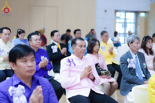 ภาพ No.196046:ผู้ว่าปทุมฯ เปิดงานวันครู ครั้งที่ 69 พ.ศ. 2568 จังหวัดปทุมธานี “เรียนดี มีความสุข : ครูไทยร่วมใจปฏิวัติการศึกษา เด็กฉลาดคิด ฉลาดทำ” ณ วัดพระธรรมกาย - รวมใจระลึกถึงพระคุณบูรพาจารย์ ยกย่องเชิดชูเกียรติผู้ประกอบวิชาชีพทางการศึกษาที่ประกอบคุณงามความดี 