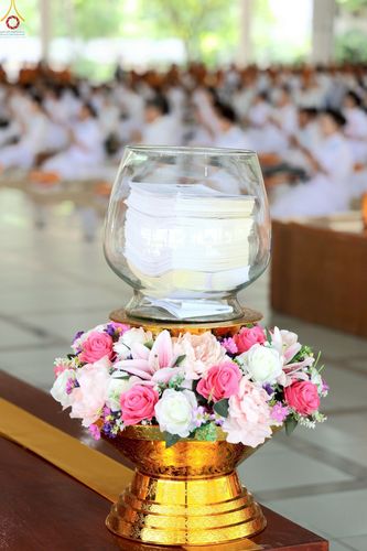 ภาพ No.234841:วันศุกร์ที่ 25 กรกฎาคม พ.ศ. 2568 (วันพระ แรม 15 ค่ำ เดือน 8) พิธีบุพเปตพลี ครั้งที่ 167 ร่วมอุทิศบุญแด่หมู่ญาติที่ล่วงลับไปแล้ว และสืบทอดอายุพระพุทธศาสนา ณ หอฉันคุณยายอาจารย์ฯ วัดพระธรรมกาย