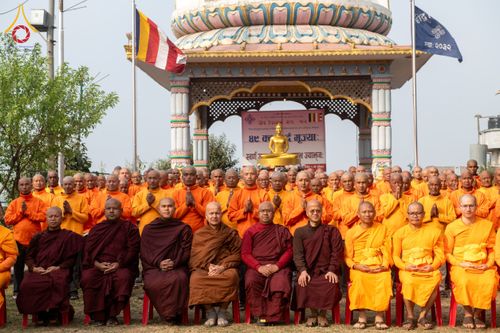 ภาพ No.209770:วันที่ 28 กุมภาพันธ์ พ.ศ.2568 พิธีเปิดโครงการบวชสามเณร พิธีถวายไทยธรรม พิธีขอขมามอบผ้าไตร  ณ เมืองปาตัน ประเทศเนปาล