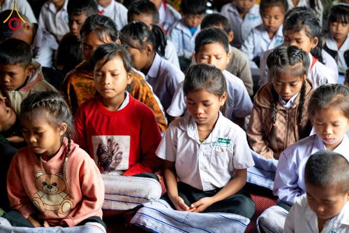 ภาพ No.173282:พิธีทอดกฐินต่างประเทศ ในนามหลวงพ่อธัมมชโย ณ วัดสิริวิเวก เพื่อถวายที่ดินส่วนขยาย 200 ไร่ แขวงจำปาสัก สปป. ลาว วันพุธที่ 30 ตุลาคม พ.ศ. 2567