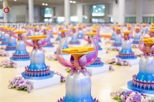 ภาพ No.134044:พิธีบูชาข้าวพระ  ในวันอาทิตย์ต้นเดือนที่ 7 เมษายน พ.ศ. 2567 ณ วัดพระธรรมกาย จ.ปทุมธานี