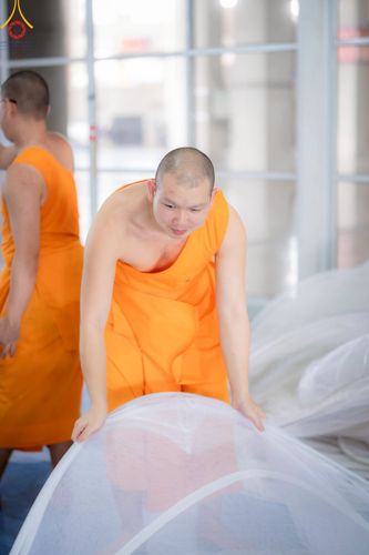 ภาพ No.218267:วันที่ 12-18 เมษายน พ.ศ. 2568 พระภิกษุและเจ้าหน้าที่อาสาสมัคร เตรียมพื้นที่ต้อนรับพักค้างพระสังฆาธิการ เนื่องในงานวันคุ้มครองโลก 22 เมษายน พ.ศ. 2568