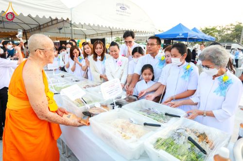 ภาพ No.119067:พิธีถวายภัตตาหารเป็นสังฆทาน แด่คณะพระธรรมยาตรา วันที่ 27 มกราคม พ.ศ. 2567 ณ อนุสรณ์สถานบางปลา จ.นครปฐม