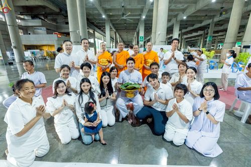 ภาพ No.242957:วันที่ 31 สิงหาคม พ.ศ. 2568 พิธีตัดปอยผมและปลงผม โครงการอุปสมบทหมู่บูชาธรรม ครบรอบ 108 ปี วันครูผู้ค้นพบวิชชาธรรมกาย ณ วัดพระธรรมกาย