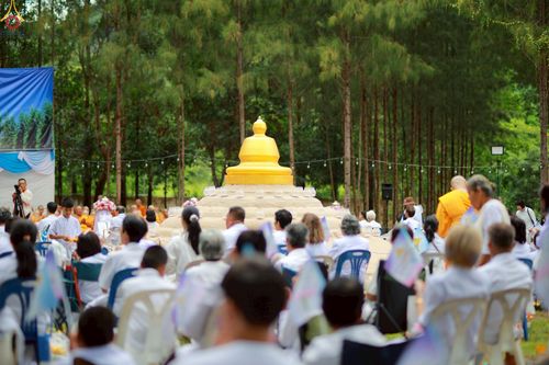 ภาพ No.238346:วันเสาร์ที่ 9 สิงหาคม พ.ศ. 2568 พิธีกลั่นแผ่นดิน โปรยทราย และจุดประทีปถวายเป็นพุทธบูชา จ.ระยอง สถาปนาองค์พระเจดีย์เพื่อสร้างสันติภาพโลก ณ ศูนย์ปฏิบัติธรรมระยอง(บ้านช่องลม) ต.บางบุตร อ.บ้านค่าย จ.ระยอง