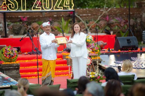 ภาพ No.156382:วัดพุทธบาหลีและวัดพระธรรมกาย จัดปฏิบัติธรรมนานาชาติ 1,151 คนจาก 78 ประเทศ ใน "วันสันติภาพสากล" ณ บาหลี อินโดนีเซีย วันเสาร์ที่ 21 กันยายน พ.ศ. 2567 เวลา 16.00-21.00 น. ณ พิพิธภัณฑ์ ARMA เมืองอูบุด จังหวัดบาหลี ประเทศอินโดนีเซีย