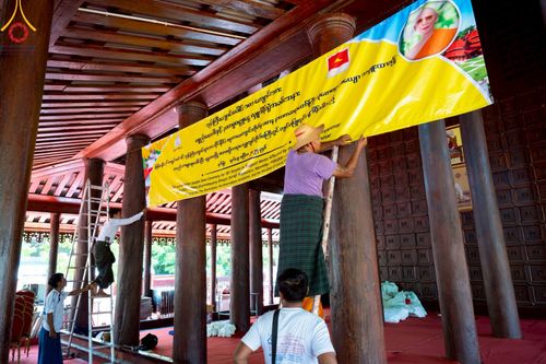 ภาพ No.220038:วันจันทร์ที่ 14 เมษายน พ.ศ. 2568 พระครูสิทธิรัตนวิเทศ ผู้ช่วยเจ้าอาวาสวัดพระธรรมกาย พร้อมด้วยผู้แทนมูลนิธิธรรมกาย และศิษยานุศิษย์หลวงพ่อธัมมชโย ออกเดินทางไปยังพื้นที่เมืองมัณฑะเลย์ สาธารณรัฐแห่งสหภาพเมียนมา โดยได้รับความเมตตาประสานงานเจ้าหน้าที่ภาครัฐจาก