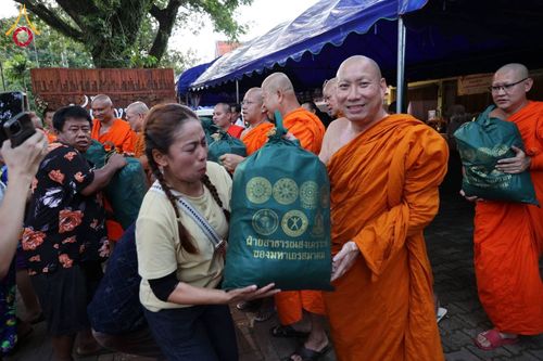 ภาพ No.159343:วันศุกร์ที่ 25 กันยายน พ.ศ. 2567 วัดพระธรรมกาย มูลนิธิธรรมกาย และคณะศิษยานุศิษย์ฯ ร่วมสมทบกัปปิยภัณฑ์ จำนวน 200,000 บาท สนับสนุนสำนักงานเจ้าคณะใหญ่หนตะวันออก ฝ่ายสาธารณสงเคราะห์ของมหาเถรสมาคม เพื่อช่วยเหลือผู้ประสบอุทกภัย