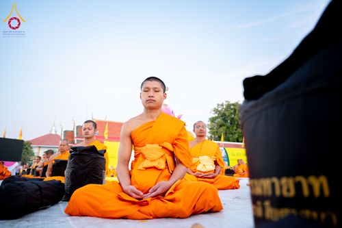 ภาพ No.294589:วันอาทิตย์ที่ 14 ธันวาคม พ.ศ.2568 พระธรรมยาตราปฏิบัติธรรมและถ่ายภาพหมู่ประวัติศาสตร์ ณ วัดสองพี่น้อง ต.ต้นตาล อ.สองพี่น้อง จ.สุพรรณบุรี ในโครงการธรรมยาตรา กตัญญูบูชา มหาปูชนียาจารย์ พระมงคลเทพมุนี(สด จนฺทสโร) พระผู้ปราบมาร อนุสรณ์สถาน 7 แห่ง ปีที่ 14