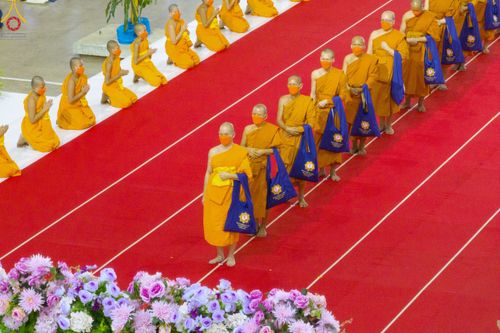 ภาพ No.85191:พิธีมุทิตาสักการะพระภิกษุ ผู้สอบได้เปรียญธรรม ๙ ประโยคระดับโลก, พิธีมอบโล่เกียรติยศและทุนการศึกษา สำนักเรียนบาลีดีเด่นทั่วประเทศ ในวันสมาธิโลก อาทิตย์ที่ 6 สิงหาคม พ.ศ. 2566 ณ สภาธรรมกายสากล วัดพระธรรมกาย