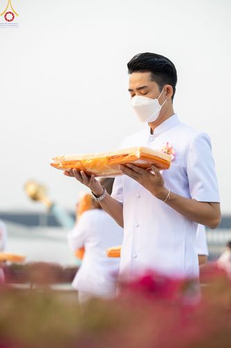 ภาพ No.79717:พิธีเวียนประทักษิณ ณ พระมหาธรรมกายเจดีย์ และพิธีวันทาเจดีย์ ในโครงการบรรพชาสามเณรฟื้นฟูพระพุทธศาสนาทั่วไทย วันเสาร์ที่ 8 เมษายน พ.ศ.2566