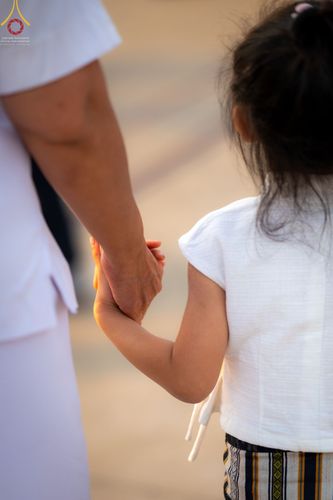 ภาพ No.75203:พิธีจุดประทีปถวายเป็นพุทธบูชา และบูชาธรรมมหาปูชนียาจารย์ ในโครงการธรรมยาตรากตัญญูบูชา มหาปูชนียาจารย์ พระมงคลเทพมุนี(สด จนฺทสโร) พระผู้ปราบมาร ปีที่ 11 ณ อนุสรณ์สถานลำดับที่ 7 สถานที่ขยายวิชชาธรรมกาย วัดพระธรรมกาย จ.ปทุมธานี วันที่ 31 มกราคม พ.ศ. 2566