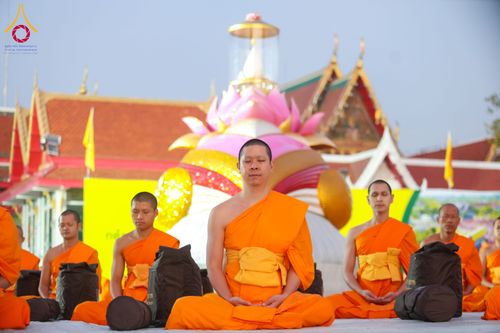 ภาพ No.294575:วันอาทิตย์ที่ 14 ธันวาคม พ.ศ.2568 พระธรรมยาตราปฏิบัติธรรมและถ่ายภาพหมู่ประวัติศาสตร์ ณ วัดสองพี่น้อง ต.ต้นตาล อ.สองพี่น้อง จ.สุพรรณบุรี ในโครงการธรรมยาตรา กตัญญูบูชา มหาปูชนียาจารย์ พระมงคลเทพมุนี(สด จนฺทสโร) พระผู้ปราบมาร อนุสรณ์สถาน 7 แห่ง ปีที่ 14