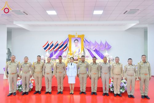 ภาพ No.227303:วันอังคารที่ 3 มิถุนายน พ.ศ. 2568 นายอำเภอคลองหลวง นำพสกนิกรรวมใจภักดิ์ สมเด็จพระนางเจ้าฯ พระบรมราชินี เนื่องในโอกาสวันเฉลิมพระชนมพรรษา ณ อาคารปลูกศรัทธา 2 วัดพระธรรมกาย อ.คลองหลวง จ.ปทุมธานี