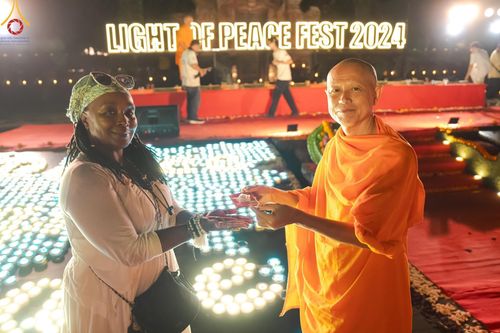 ภาพ No.156599:วัดพุทธบาหลีและวัดพระธรรมกาย จัดปฏิบัติธรรมนานาชาติ 1,151 คนจาก 78 ประเทศ ใน "วันสันติภาพสากล" ณ บาหลี อินโดนีเซีย วันเสาร์ที่ 21 กันยายน พ.ศ. 2567 เวลา 16.00-21.00 น. ณ พิพิธภัณฑ์ ARMA เมืองอูบุด จังหวัดบาหลี ประเทศอินโดนีเซีย