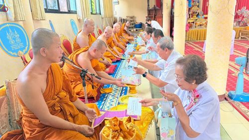 ภาพ No.282875:วันที่ 26 ตุลาคม พ.ศ.2568 พิธีทอดกฐินสามัคคีทั่วไทย 30,000 วัด  โดยคณะศิษยานุศิษย์ บูชาธรรม 81 ปี  หลวงพ่อธัมมชโย ณ วัดอัมพวนาราม อำเภอบ้านโป่ง จ. สระบุรี