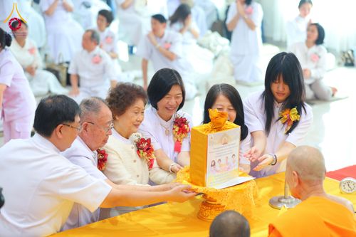 ภาพ No.291182:วันพุธที่ 7 มกราคม พ.ศ. 2569  พิธีบรรจุพระบรมสารีริกธาตุภายในพระเกตุองค์พระประธาน สมโภชพระประธาน พระธรรมกาย พิธีทอดผ้าป่า บุญแสงสว่าง ติดตั้งโซล่าเซล ณ ศูนย์ปฏิบัติธรรมพระมงคลเทพมุนี อ.สองพี่น้อง จ.สุพรรณบุรี