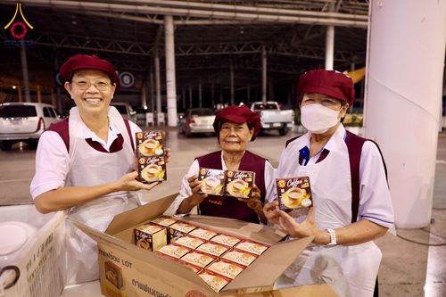 ภาพ No.287238:วันที่ 3 มกราคม พ.ศ.2569 พิธีถวายภัตตาหารเป็นสังฆทาน แด่พระธรรมยาตรา ณ วัดพระธรรมกาย  จังหวัดปทุมธานี ในโครงการธรรมยาตรา กตัญญูบูชา มหาปูชนียาจารย์ พระมงคลเทพมุนี(สด จนฺทสโร) พระผู้ปราบมาร อนุสรณ์สถาน 7 แห่ง ปีที่ 14