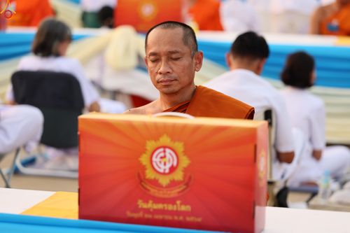 ภาพ No.324091:วันที่ 22 เมษายน พ.ศ.2569 (วันคุ้มครองโลก) พิธีถวายมหาสังฆทาน 40,000 กว่าวัดทั่วประเทศ ณ ลานธรรม พระมหาธรรมกายเจดีย์ วัดพระธรรมกาย