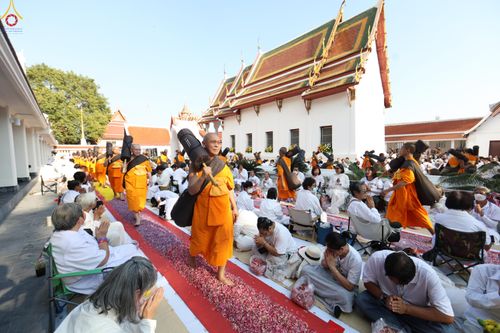 ภาพ No.295244:วันที่ 16 มกราคม พ.ศ. 2569 พิธีต้อนรับพระธรรมยาตรา อนุสรณ์สถานลำดับที่ 4 (ภาพชุดที่ 2) สถานที่เกิดด้วยกายธรรม ณ วัดโบสถ์บน ต.บางคูเวียง จ.นนทบุรี ในโครงการธรรมยาตรา กตัญญูบูชา มหาปูชนียาจารย์ พระมงคลเทพมุนี(สด จนฺทสโร) พระผู้ปราบมาร อนุสรณ์สถาน 7 แห่ง ปี
