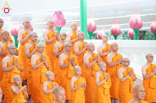 ภาพ No.286630:วันเสาร์ที่ 12 กรกฏาคม พ.ศ.2568 พิธีบรรพชาอุปสมบท  โครงการบรรพชาอุปสมบทหมู่ ธรรมทายาทนานาชาติ(ภาคภาษาจีน), โครงการบรรพชาสามเณร โรงเรียนนานาชาติ รุ่นที 14