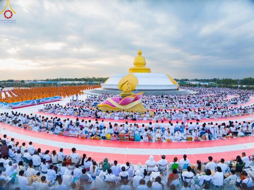 ภาพ No.118588:พิธีตักบาตรพระธรรมยาตรา ปีที่ 12 ณ อนุสรณ์สถานลำดับที่ 5 สถานที่เผยแผ่วิชชาธรรมกายครั้งแรก อนุสรณ์สถานบางปลา จ.นครปฐม วันที่ 25 มกราคม พ.ศ. 2567