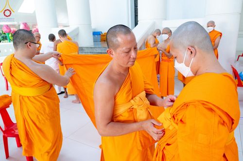 ภาพ No.141455:พิธีบรรพชาอุปสมบท โครงการอุปสมบทหมู่รุ่นผู้บริหาร รุ่นที่ 14 โครงการอุปสมบทหมู่ธรรมทายาท ระดับอุดมศึกษา รุ่นที่ 51 ภาคฤดูฝน ณ โบสถ์พระไตรปิฎก วัดพระธรรมกาย ในวันเสาร์ที่ 15 มิถุนายน พ.ศ. 2567