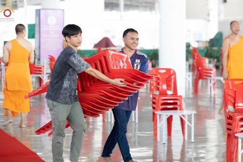 ภาพ No.60644:V.38 ทุ่มพลังเพื่อพ่อครบ 80 ปี ภาพการเตรียมงานของหน่วยงานต่างๆ เพื่อพิธีฉลองอายุวัฒนมงคล 80 ปี หลวงพ่อธัมมชโย และรับถวายมหาสังฆทาน 10,000 กว่าวัดทั่วประเทศ ในวันคุ้มครองโลก วันจันทร์ที่ 22 เมษายน พ.ศ. 2567