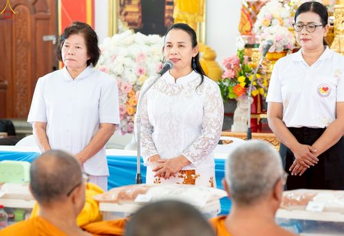 ภาพ No.234503:วันพฤหัสบดีที่ 24 กรกฎาคม พ.ศ. 2568 พิธีถวายสังฆทานแก่คณะสงฆ์ 323 วัด , พิธีมอบกองทุนหนุนแรงใจช่วยครูใต้ , พิธีทำบุญส่วนกุศลแด่ผู้วายชนม์ ในเหตุการณ์ความไม่สงบ 4 จังหวัด ชายแดนภาคใต้ (ปัตตานี , ยะลา , นราธิวาส , สงขลา) ปีที่ 21 ครั้งที่ 179 ณ วัดเวฬุวัน 