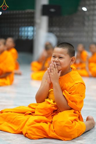 ภาพ No.61192:สามเณรออกบิณฑบาต และกิจกรรมอบรมสามเณร ในโครงการบรรพชาสามเณรฟื้นฟู พระพุทธศาสนาทั่วไทย ณ ศูนย์อบรมที่พักสงฆ์บ้านร่มเย็น จ.นราธิวาส วันที่ 2-15 เมษายน พ.ศ. 2567