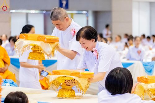 ภาพ No.160245:พิธีทอดผ้าป่าสมทบกฐินวัดพระธรรมกาย และสมทบกฐิน 30,000 วัดทั่วไทย ครั้งที่ 3 ณ สภาธรรมกายสากล วัดพระธรรมกาย วันพฤหัสบดีที่ 10 ตุลาคม พ.ศ. 2567