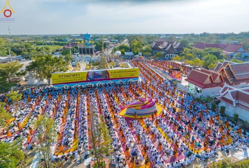 ภาพ No.193380:พิธีต้อนรับพระธรรมยาตรา ณ อนุสรณ์สถาน สถานที่เกิดในเพศสมณะ วัดสองพี่น้อง อำเภอสองพี่น้อง จังหวัดสุพรรณบุรี ในโครงการธรรมยาตรา กตัญญูบูชา มหาปูชนียาจารย์ พระมงคลเทพมุนี(สด จนฺทสโร) พระผู้ปราบมาร อนุสรณ์สถาน 7 แห่ง ปีที่ 13 วันที่ 11 มกราคม พ.ศ. 2568