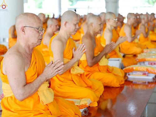 ภาพ No.247504:วันจันทร์ที่ 22 กันยายน พ.ศ. 2568 (วันพระ แรม 15 ค่ำ เดือน 10) พิธีบุพเปตพลี ครั้งที่ 170 ร่วมอุทิศบุญแด่หมู่ญาติที่ล่วงลับไปแล้ว และสืบทอดอายุพระพุทธศาสนา ณ หอฉันคุณยายอาจารย์ฯ วัดพระธรรมกาย