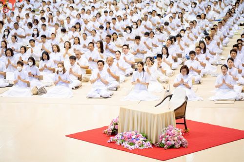 ภาพ No.227992:วันอาทิตย์ที่ 1 มิถุนายน พ.ศ. 2568 พิธีตักบาตร , พิธีบูชาข้าวพระ ณ วัดพระธรรมกาย จ.ปทุมธานี