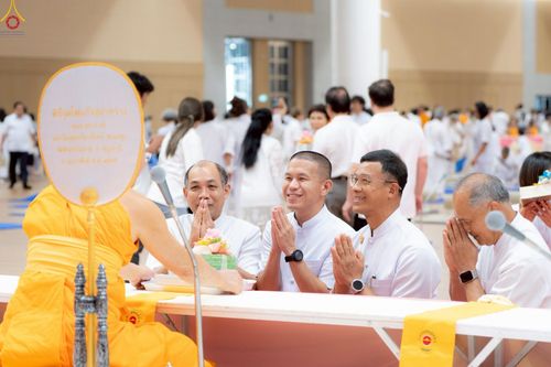 ภาพ No.225468:วันอาทิตย์ที่ 18 พฤษภาคม พ.ศ. 2568 พิธีร่วมบุญการศึกษา พระภิกษุ สามเณร ณ ห้องแก้วสารพัดนึก 2 วัดพระธรรมกาย